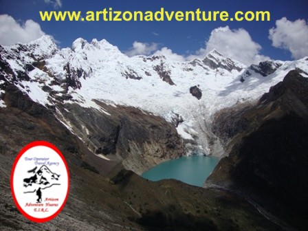VISTA DESDE EL MORRENA DEL ALPAMAYO Y LA LAGUNA ARHUAYCOCHA